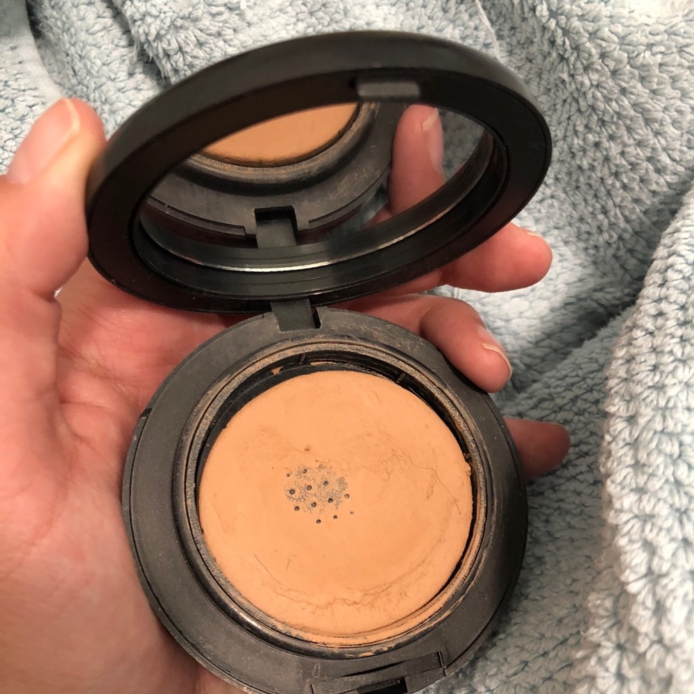MAC NW25 used Foundation 100% authentic